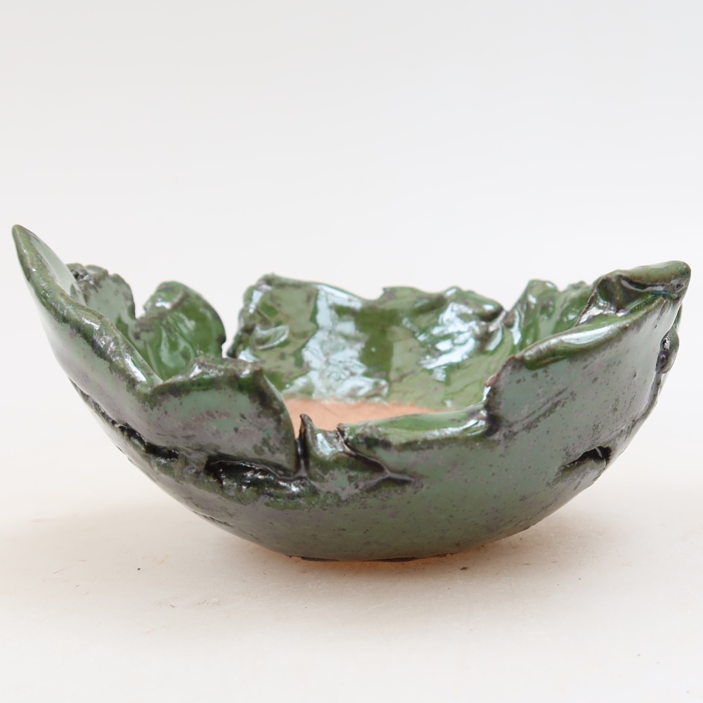 Ceramic Shell  11 x 10.5 x 5.5 cm, green