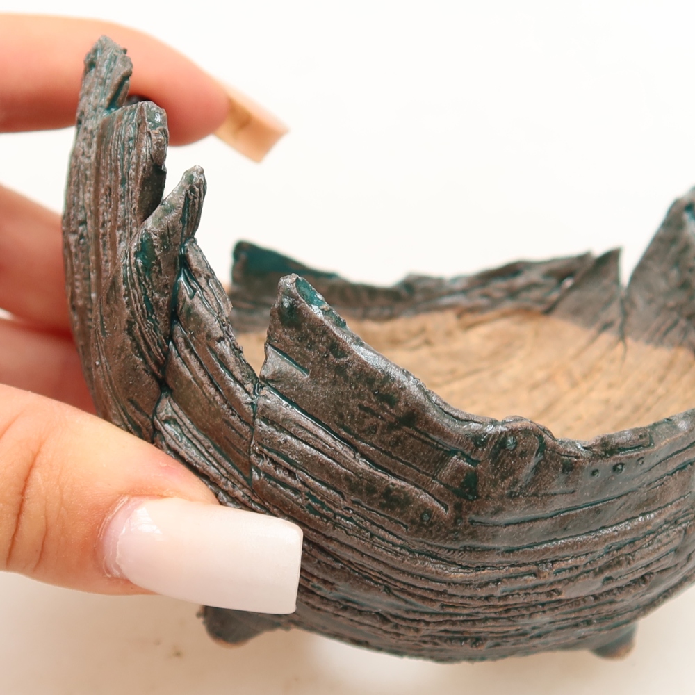 Ceramic Shell  10 x 8.5 x 7.5 cm, green