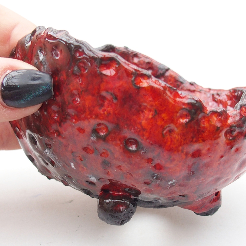 Ceramic Shell 10 x 9,5 x 7 cm , colour red