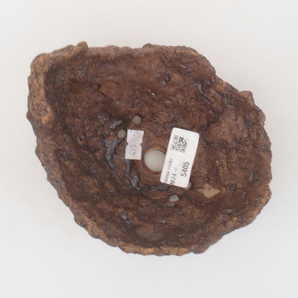 Ceramic shell 13,5 x 12 x 13,5 cm, brown color