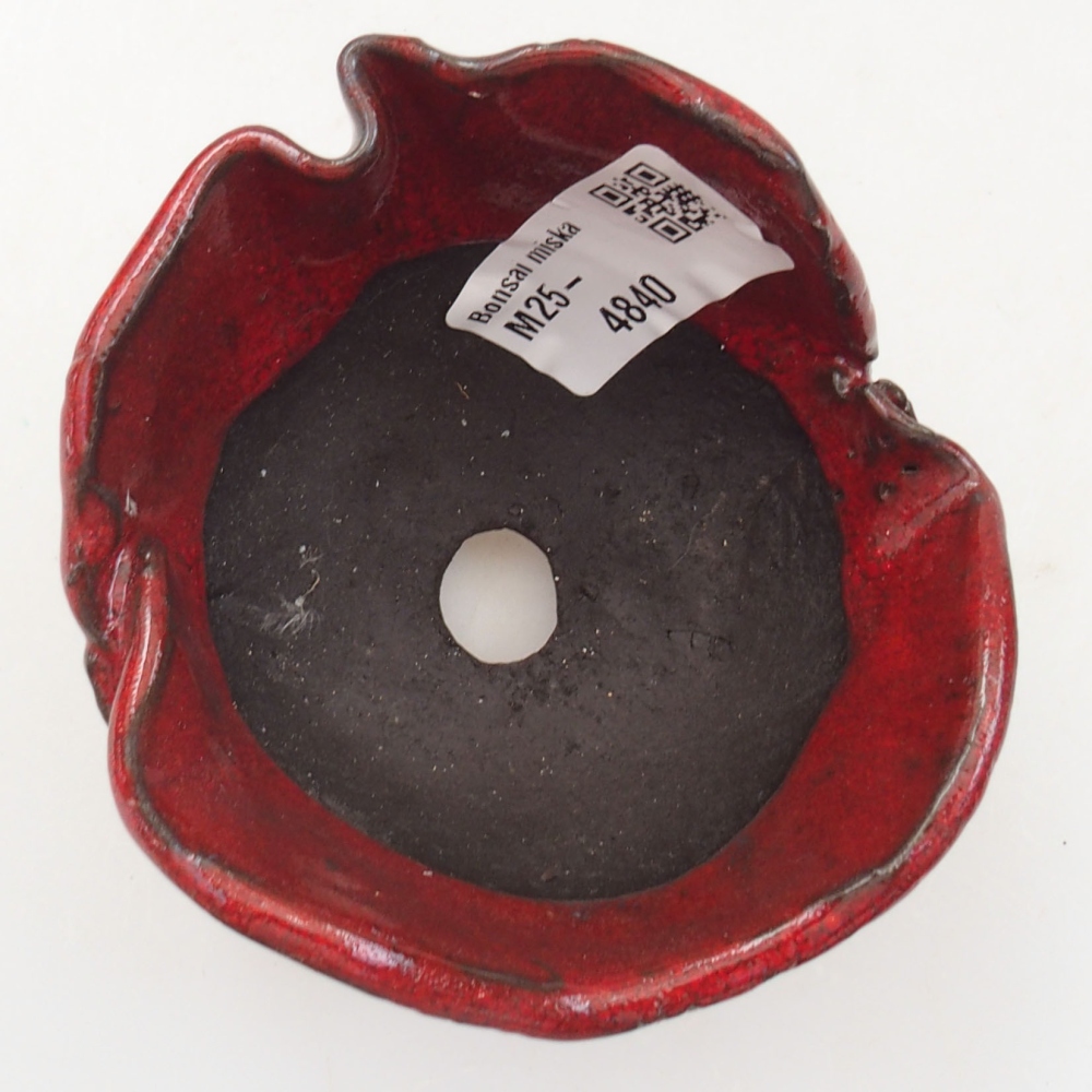 Ceramic shell 8 x 7,5 x 7 cm, color red