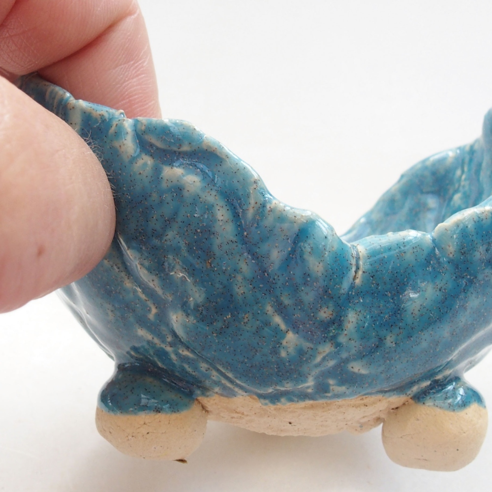 Ceramic shell 8 x 7 x 5,5 cm, color blue