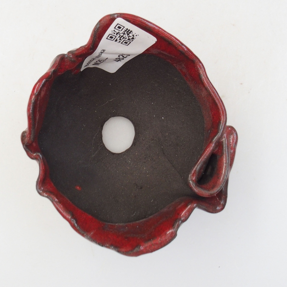 Ceramic shell 8,5 x 7 x 5 cm, color red