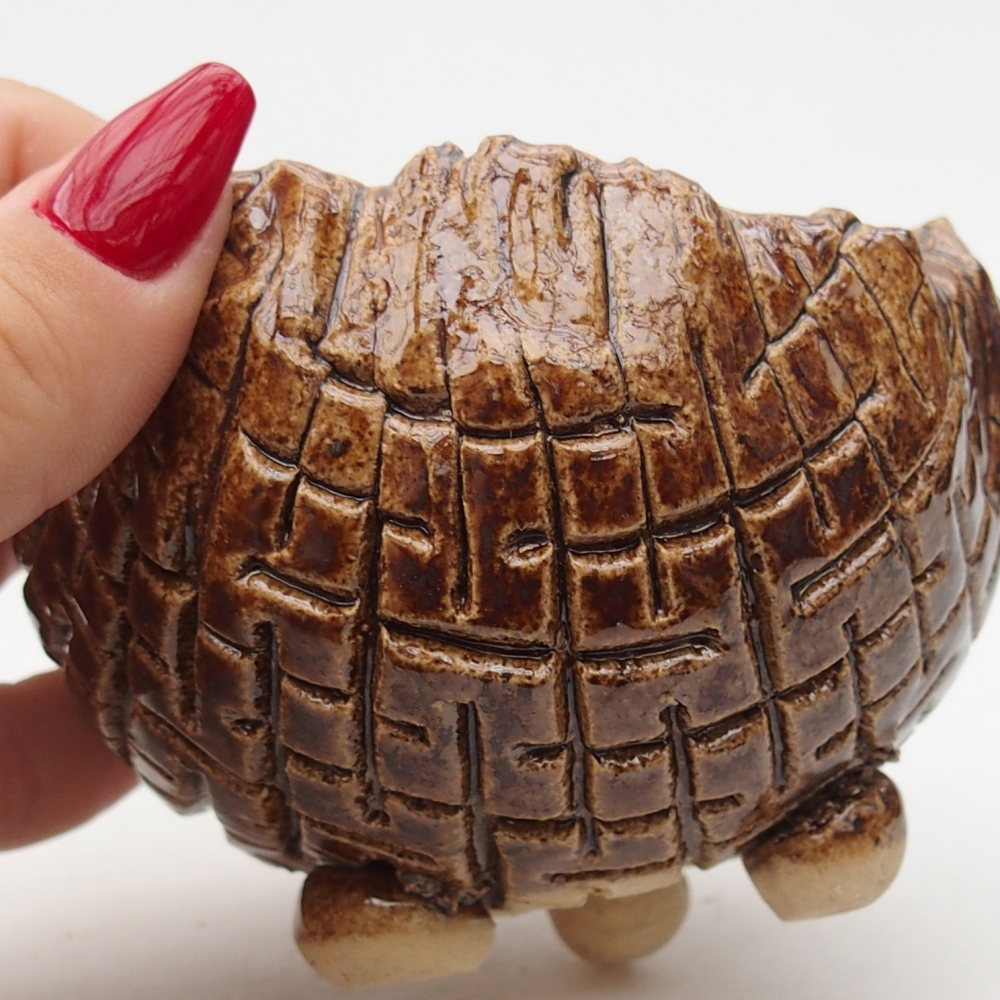 Ceramic Shell 9 x 8 x 6,5 cm , colour brown