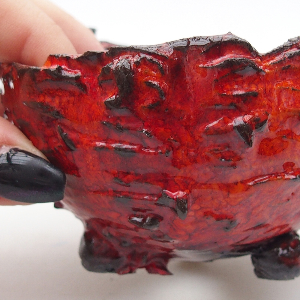 Ceramic Shell 10 x 9 x 6,5 cm , colour red