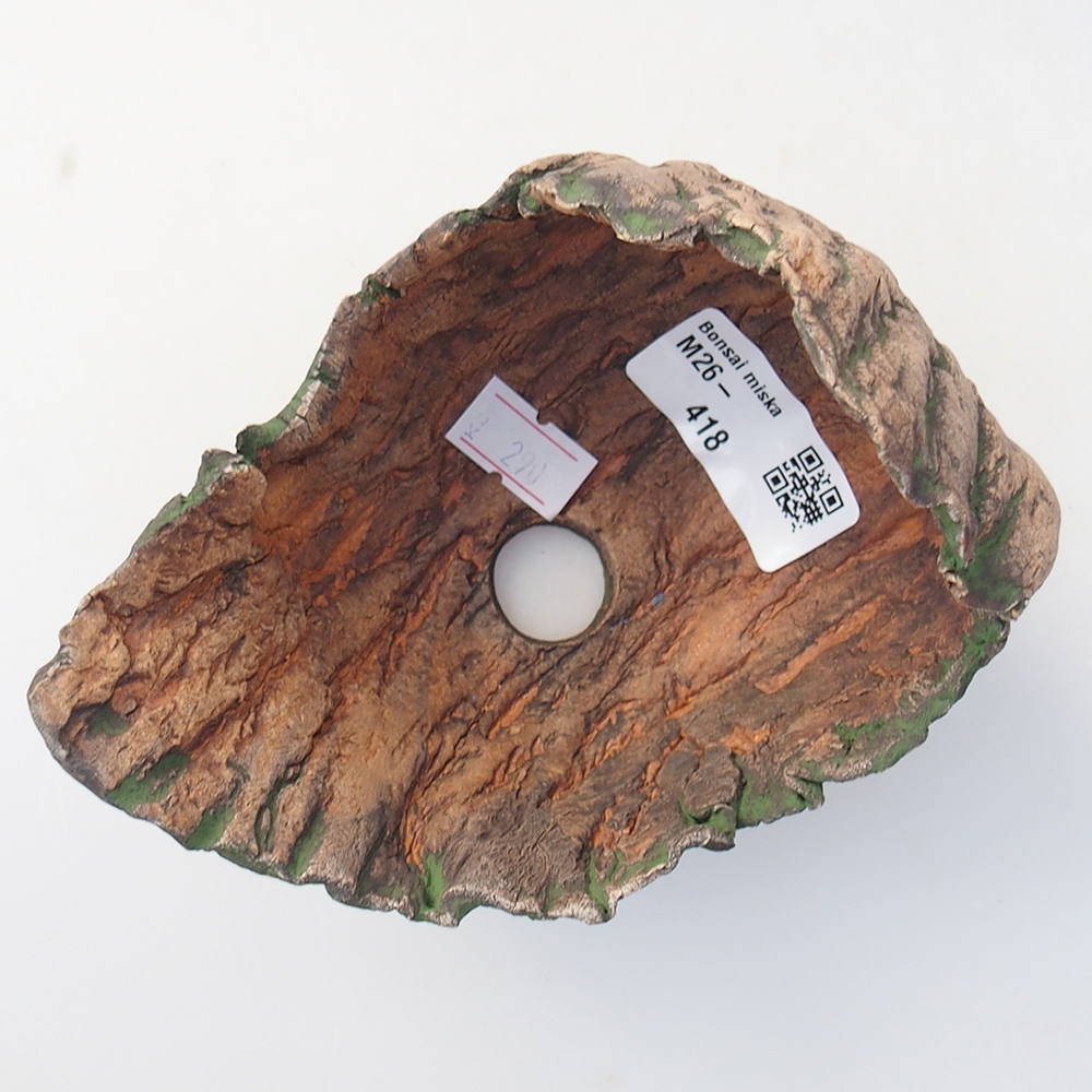 Ceramic shell 12 x 9,5 x 11 cm , colour green