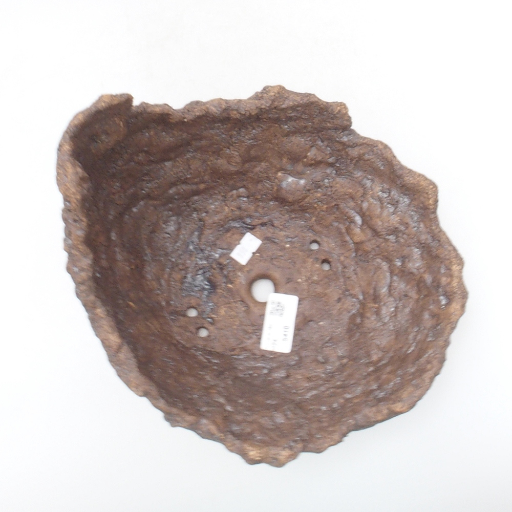 Ceramic shell 22 x 21 x 20 cm, brown color