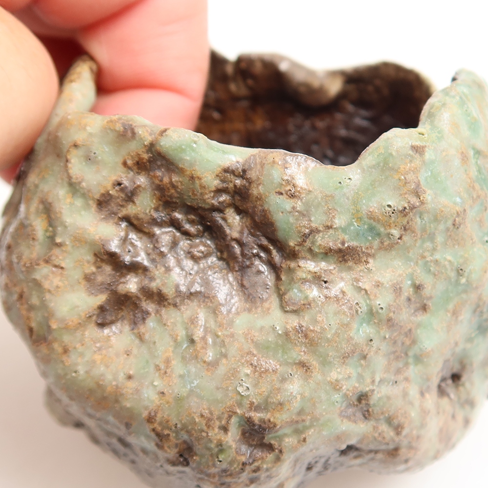 Ceramic Shell  6 x 5.5 x 6 cm, green
