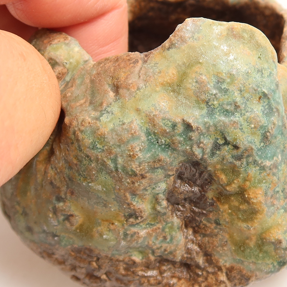 Ceramic Eggshell  5.5 x 4.5 x 6 cm, green