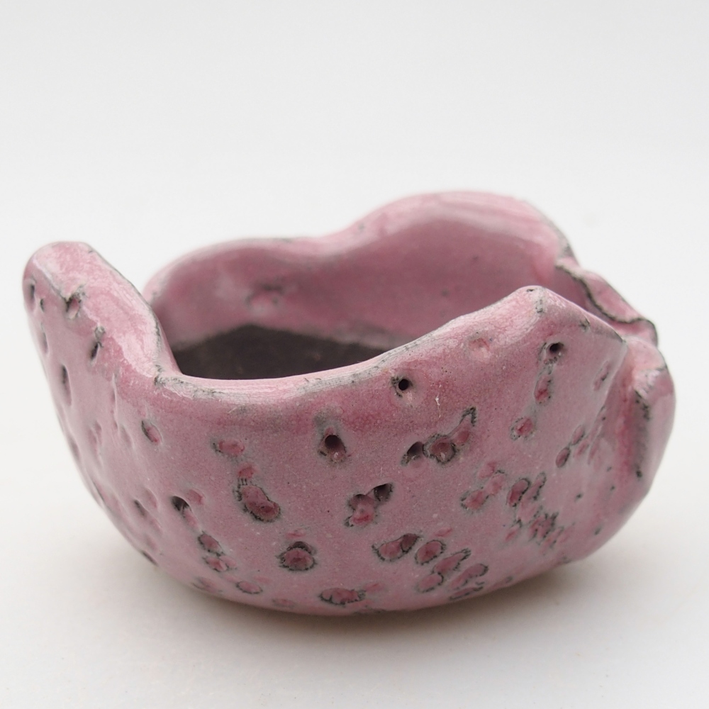 Ceramic Shell 8 x 8 x 6,5 cm , colour purple