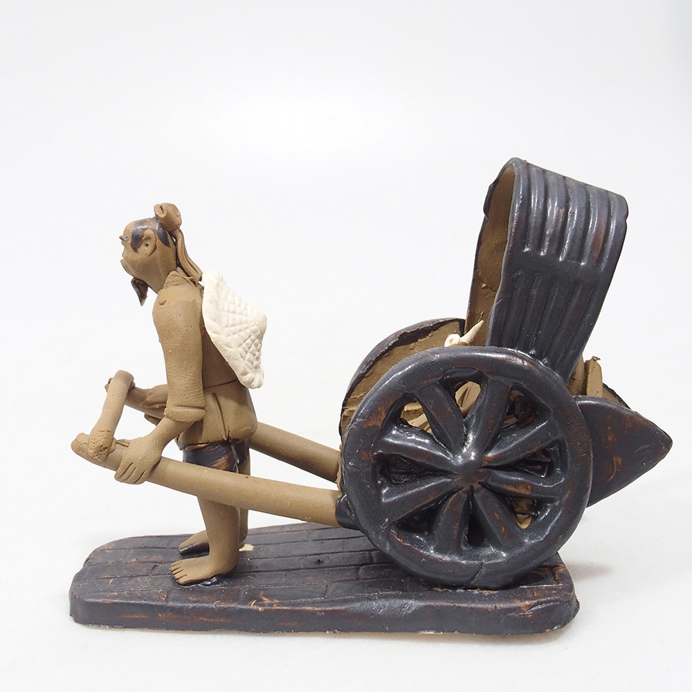 Ceramic figurine - carriage