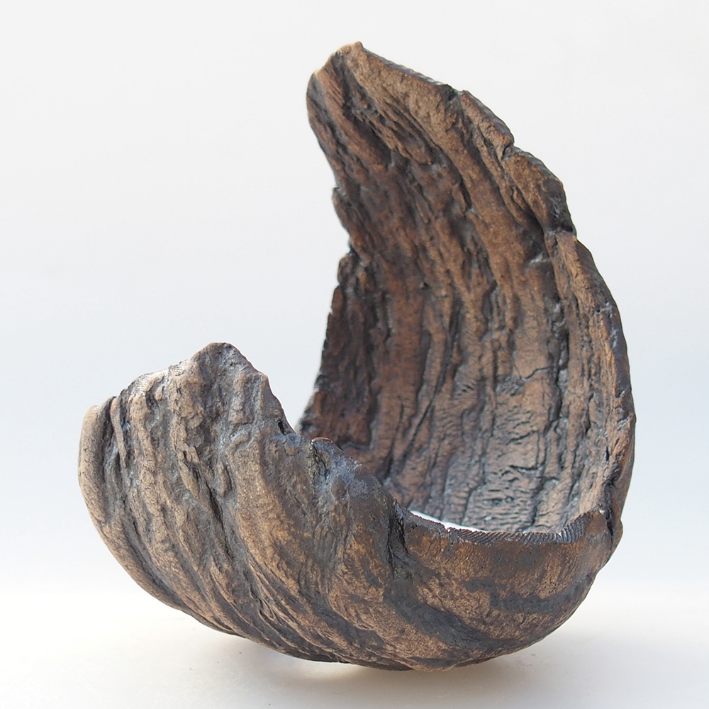 Ceramic Shell 9,5 x 9 x 12 cm , colour brown