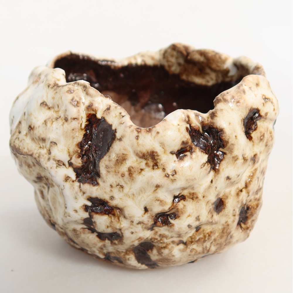 Ceramic Shell, 7.5 x 7.5 x 6 cm, white-brown
