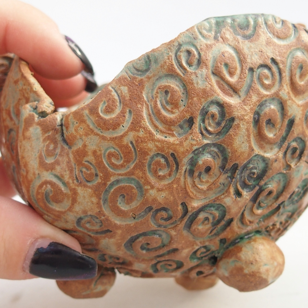 Ceramic Shell 10 x 9,5 x 8,5 cm , colour brown-green