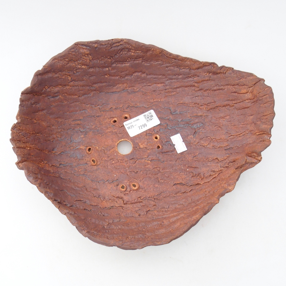 Ceramic shell 28 x 22,5 x 7 cm , colour brown