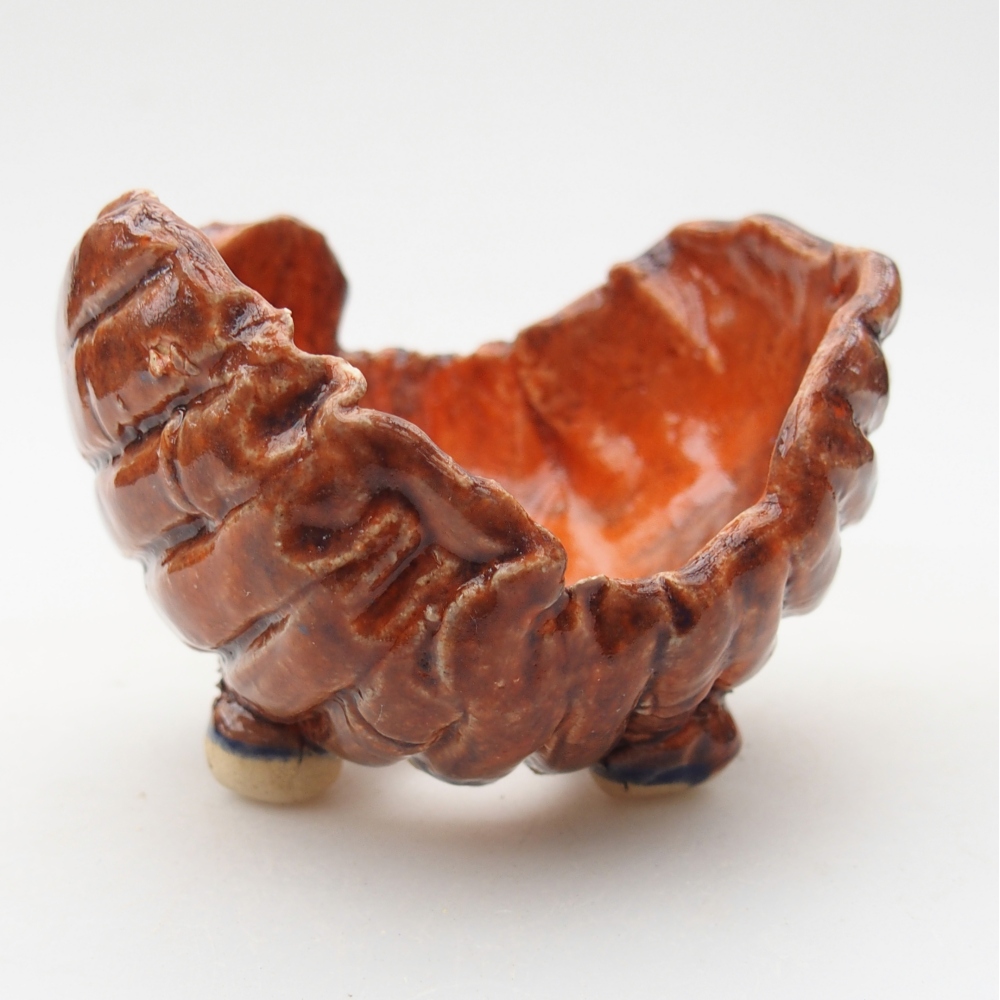 Ceramic shell 8 x 8 x 6 cm , colour orange