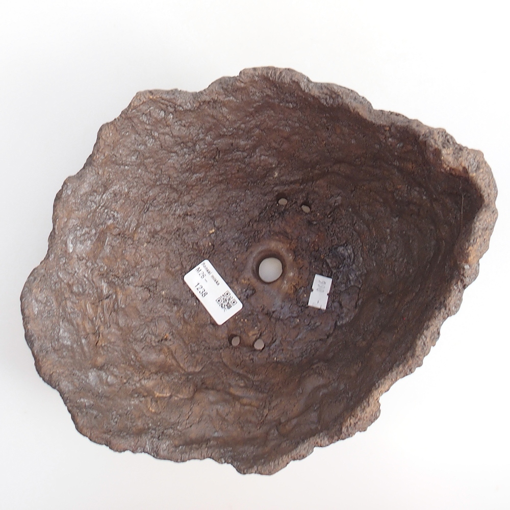 Ceramic shell 19 x 15 x 14 cm , colour brown