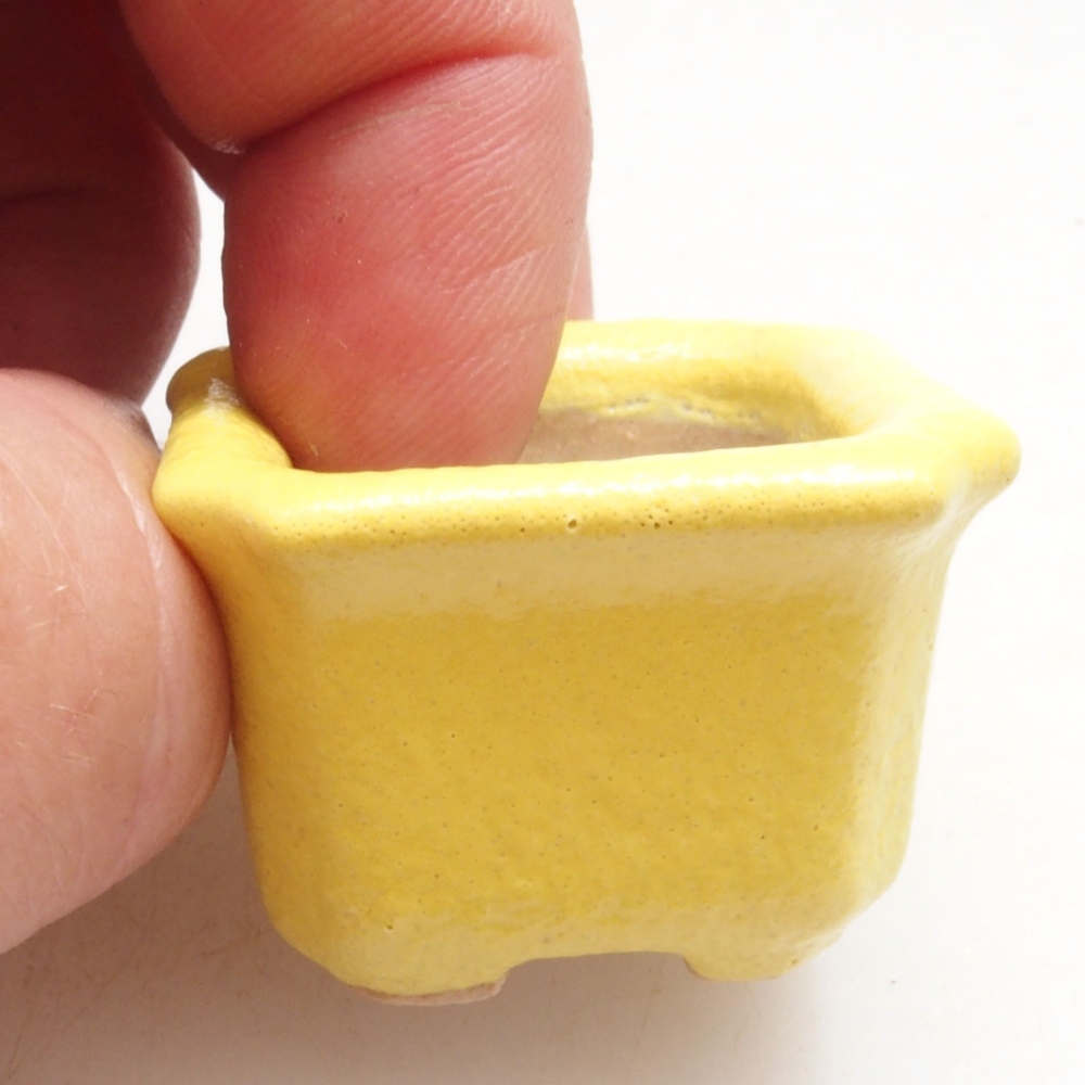 Ceramic bonsai bowl 3 x 3 x 2 cm, yellow