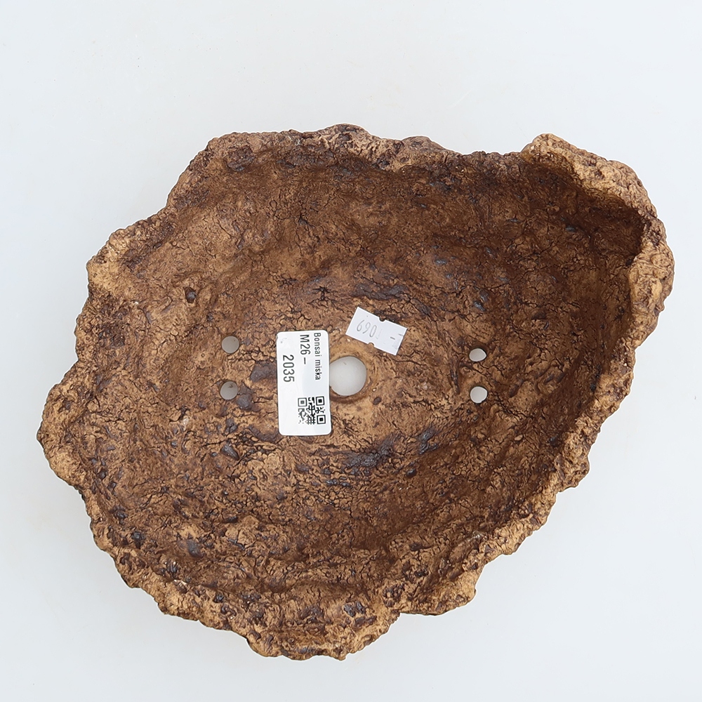 Ceramic Shell, 19.5 x 16 x 13 cm, brown