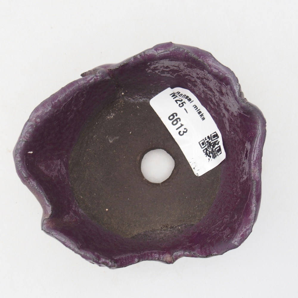 Ceramic Shell 9 x 8,5 x 4 cm , colour purple