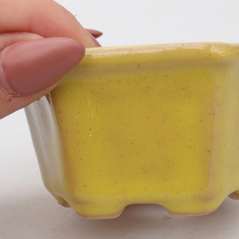 Ceramic bonsai bowl 7,5 x 7 x 4 cm, yellow