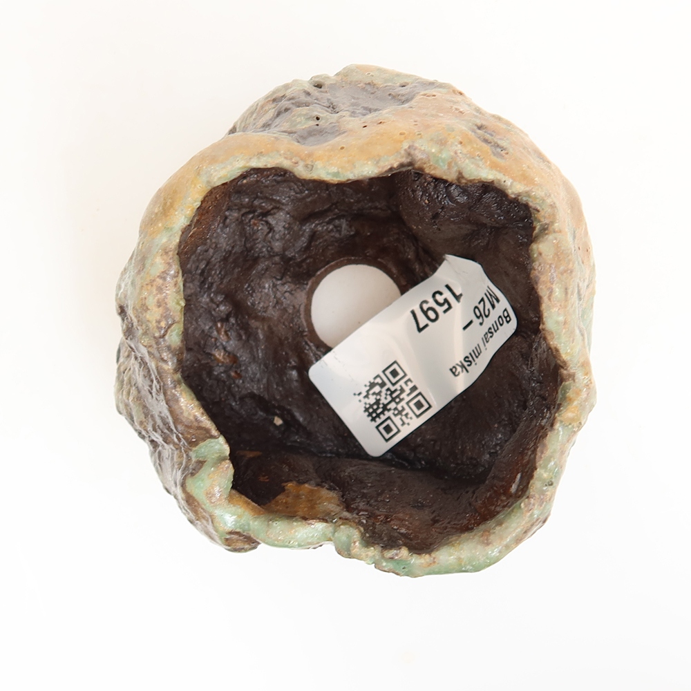 Ceramic Eggshell  6 x 5 x 6 cm, green