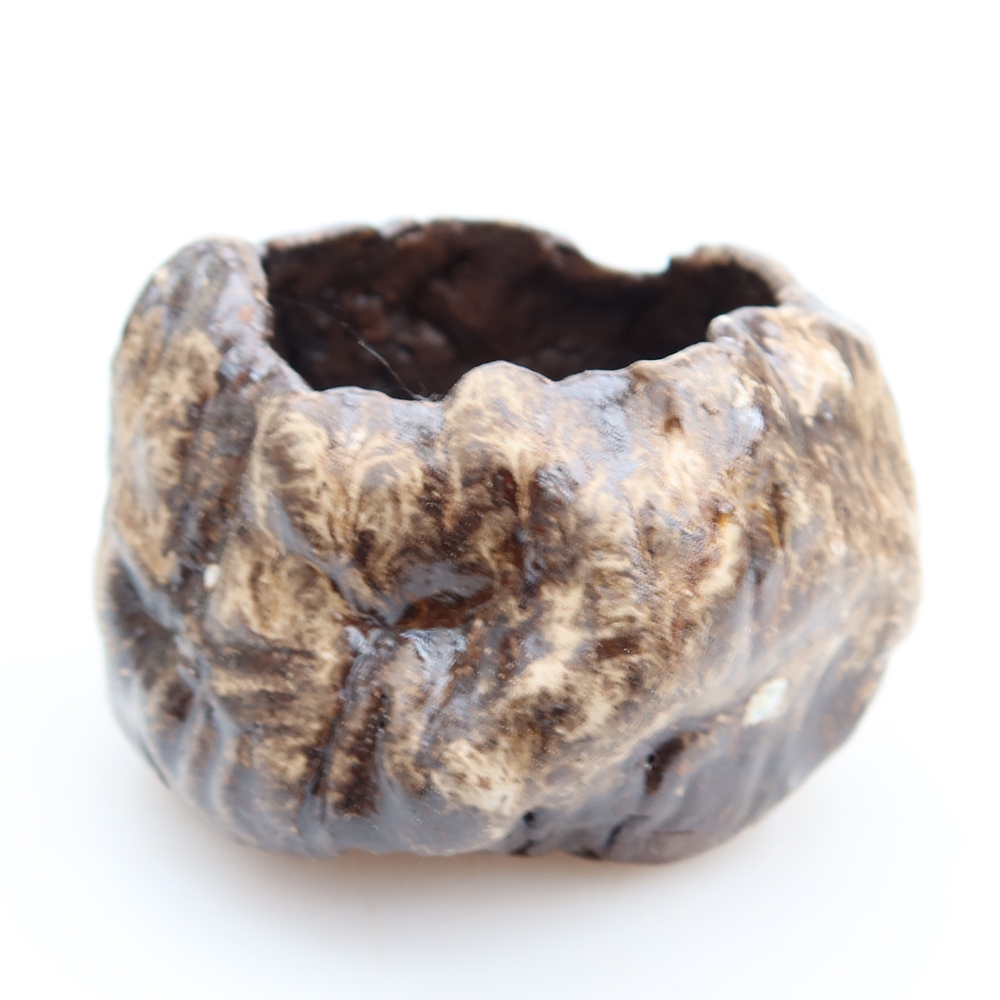 Ceramic Eggshell, 5 x 5 x 6 cm, brown