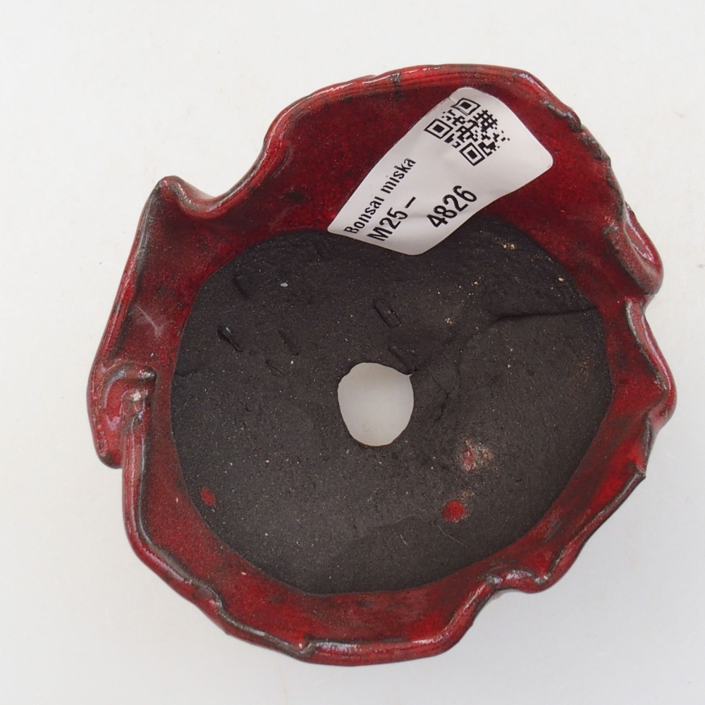 Ceramic shell 8,5 x 8 x 6 cm, color red