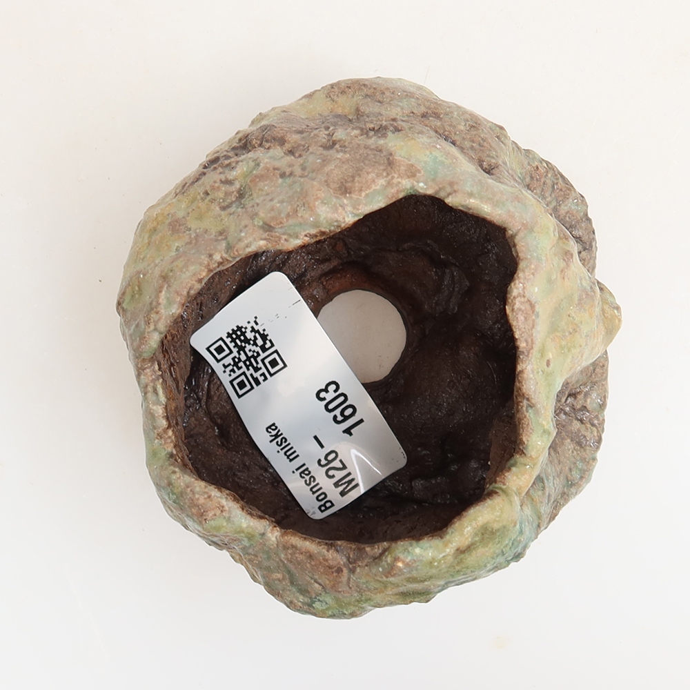 Ceramic Eggshell  5.5 x 4.5 x 6 cm, green