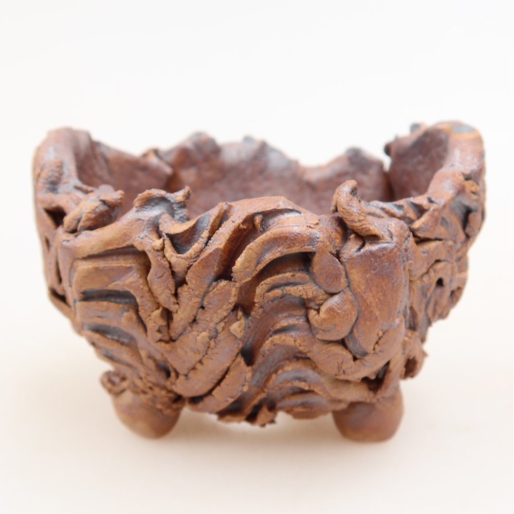 Ceramic Shell 9 x 8,5 x 6 cm , colour brown