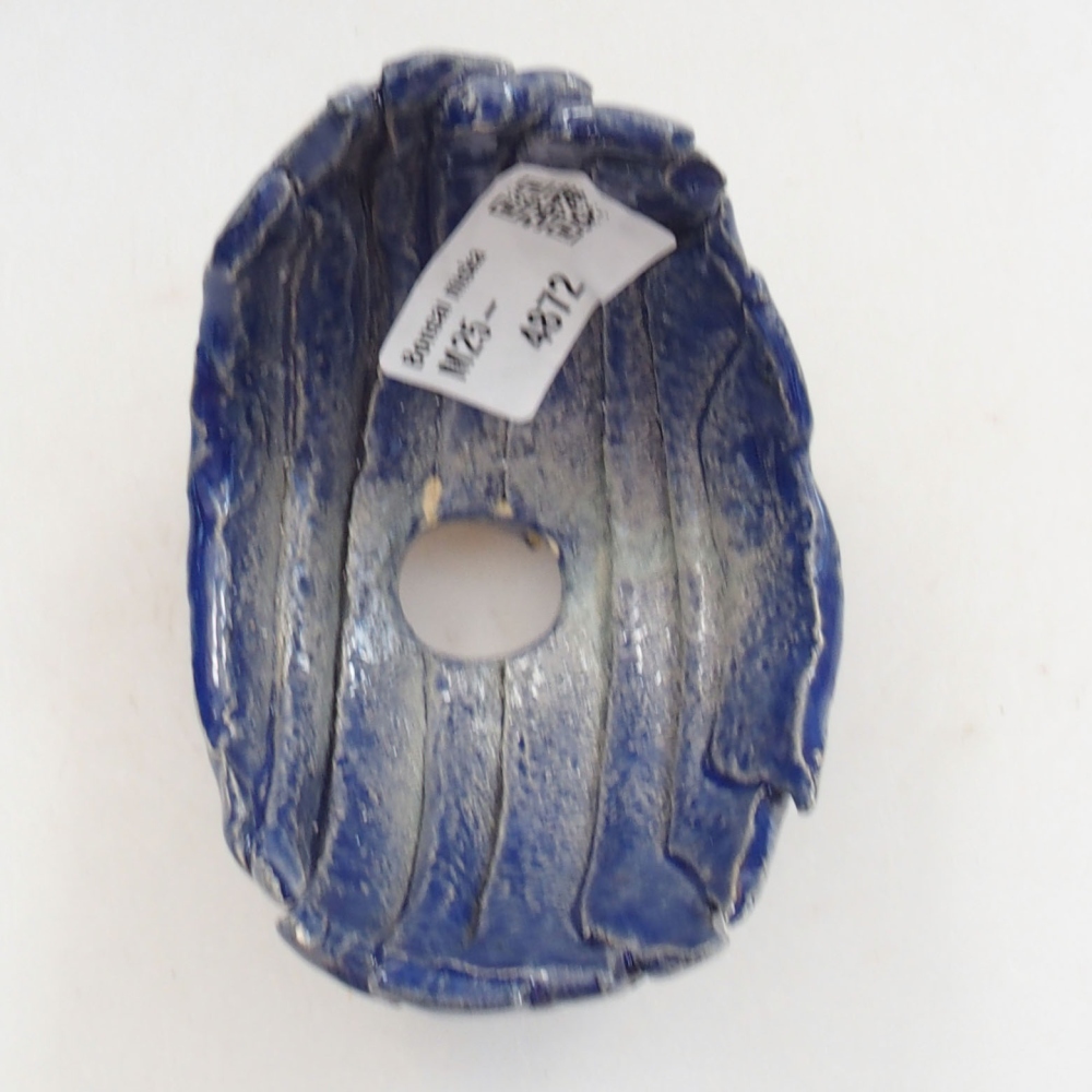 Ceramic shell 8 x 6 x 7 cm, color blue