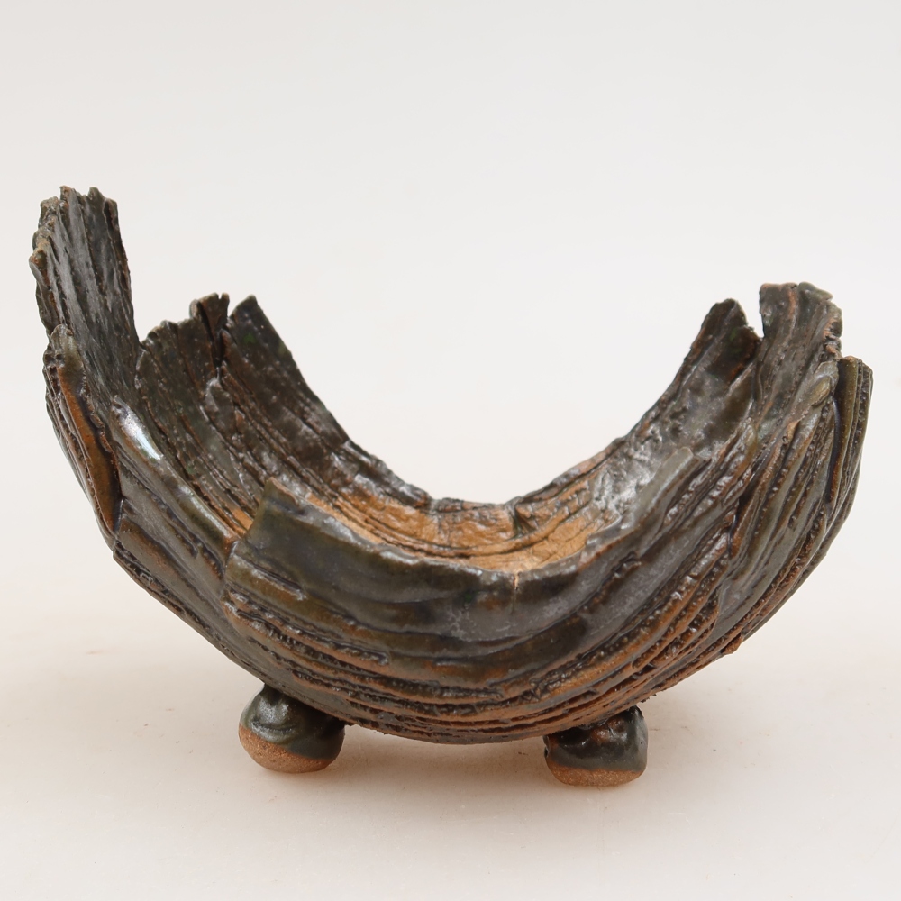Ceramic Shell  11.5 x 8 x 8 cm, brownish-green