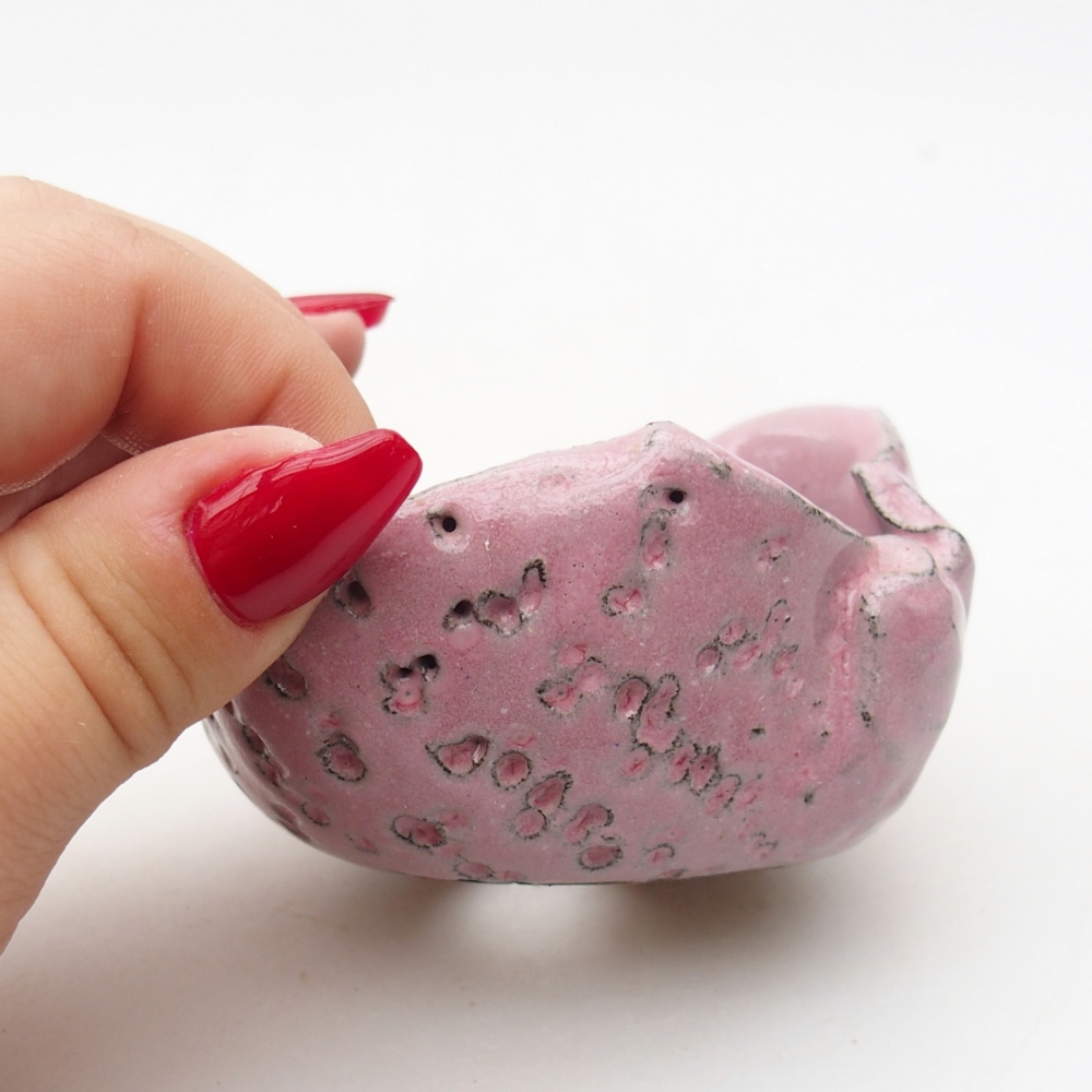 Ceramic Shell 8 x 8 x 6,5 cm , colour purple