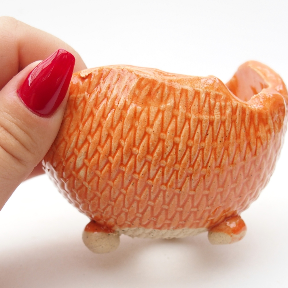 Ceramic Shell 8,5 x 8,5 x 6,5 cm , colour orange