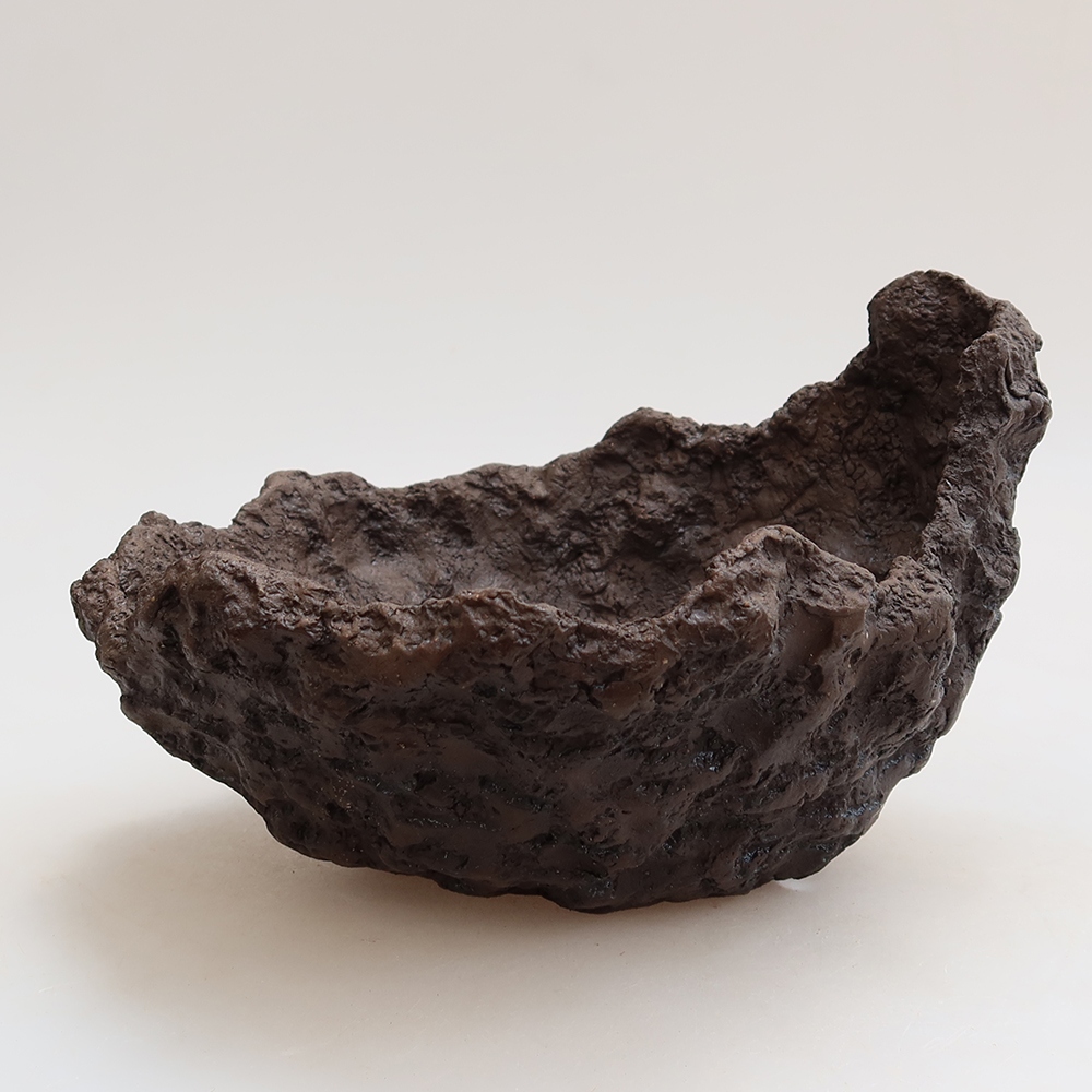 Ceramic Shell, 18.5 x 16.5 x 13 cm, brown