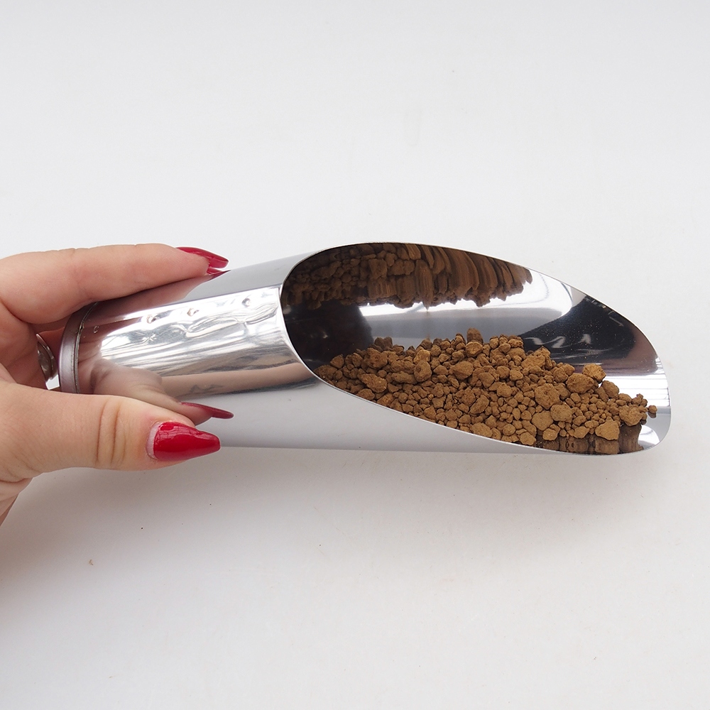 Soil trowel