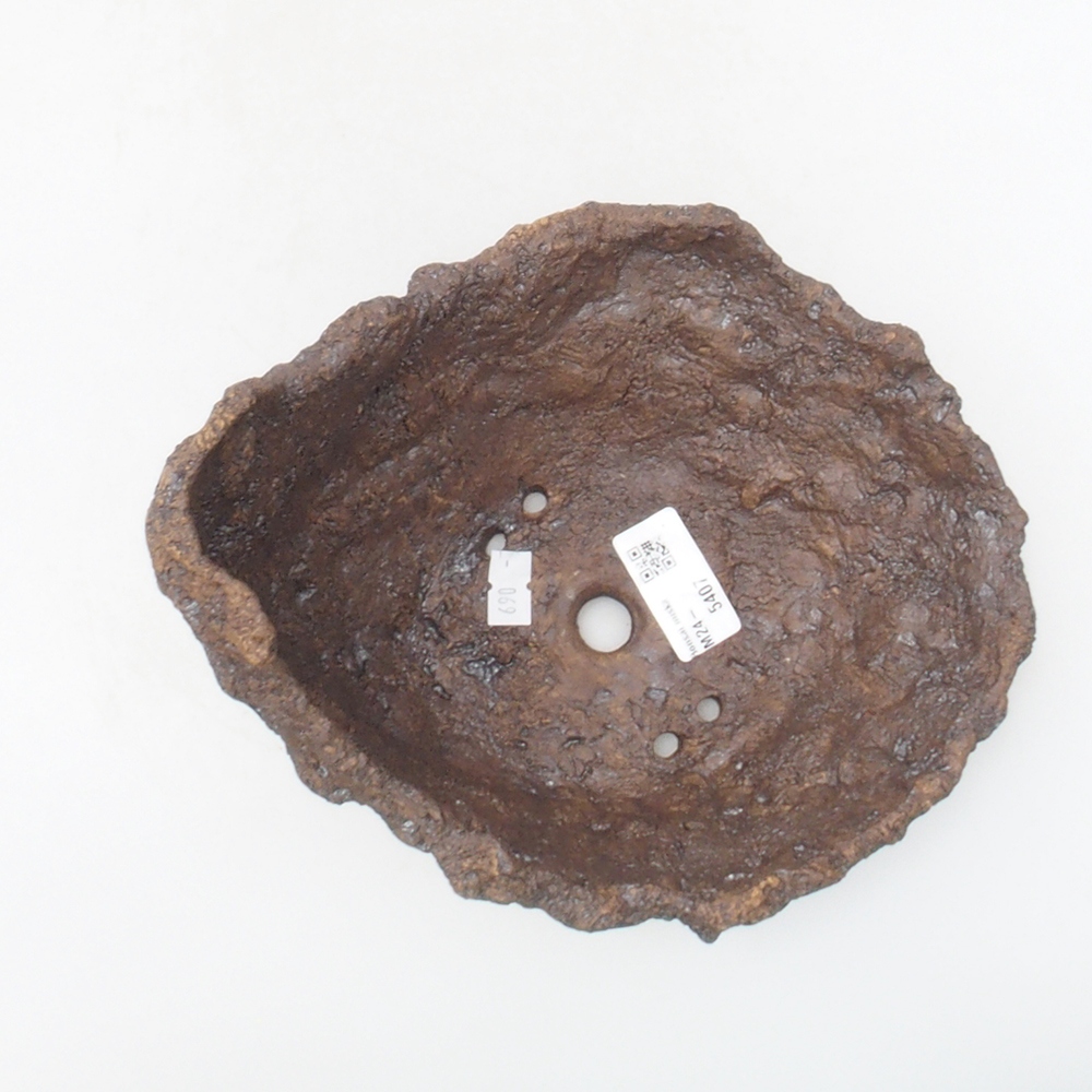Ceramic shell 18 x 17 x 17,5 cm, brown color
