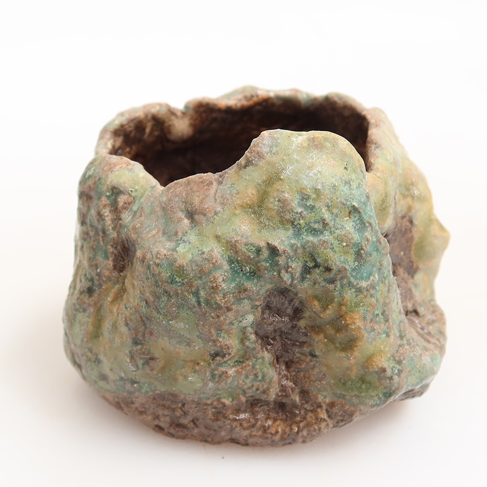 Ceramic Eggshell  5.5 x 4.5 x 6 cm, green