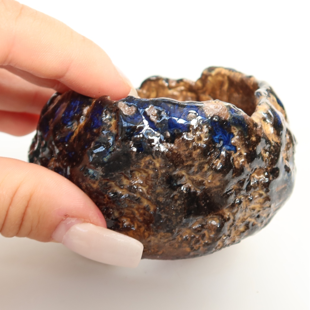 Ceramic Shell, 7 x 7 x 5.5 cm, blue-brown