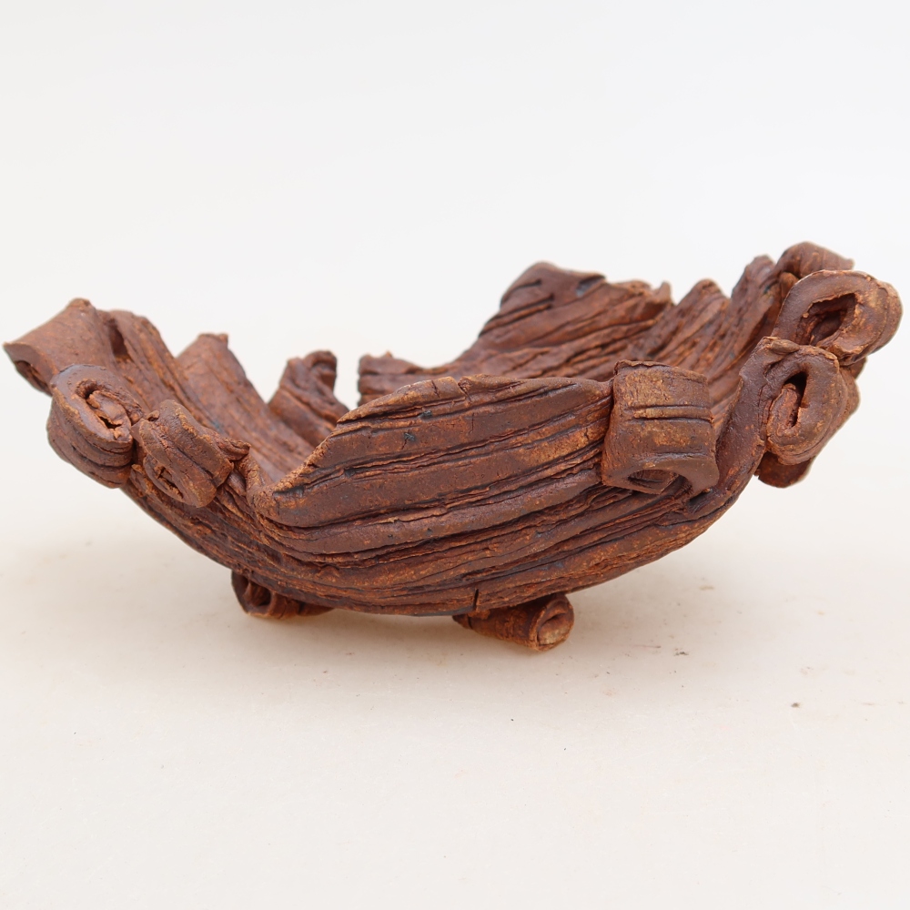 Ceramic Shell  13 x 9 x 6 cm, brown