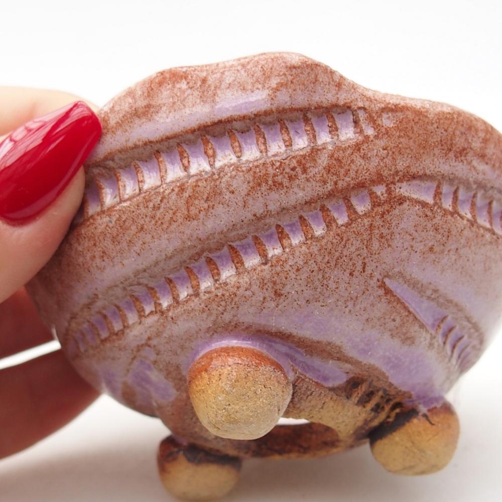 Ceramic shell 9 x 8,5 x 6,5 cm , colour purple