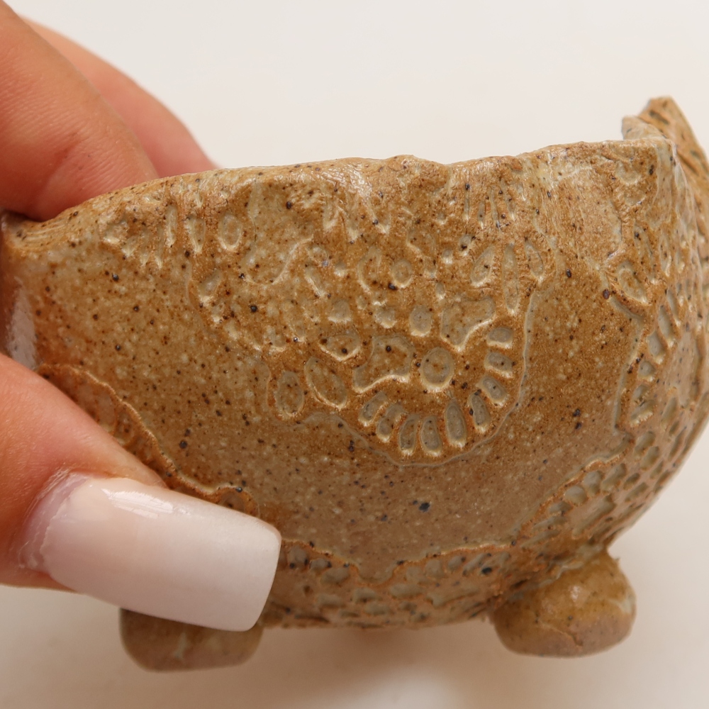 Ceramic Shell 9 x 8 x 6 cm , colour beige