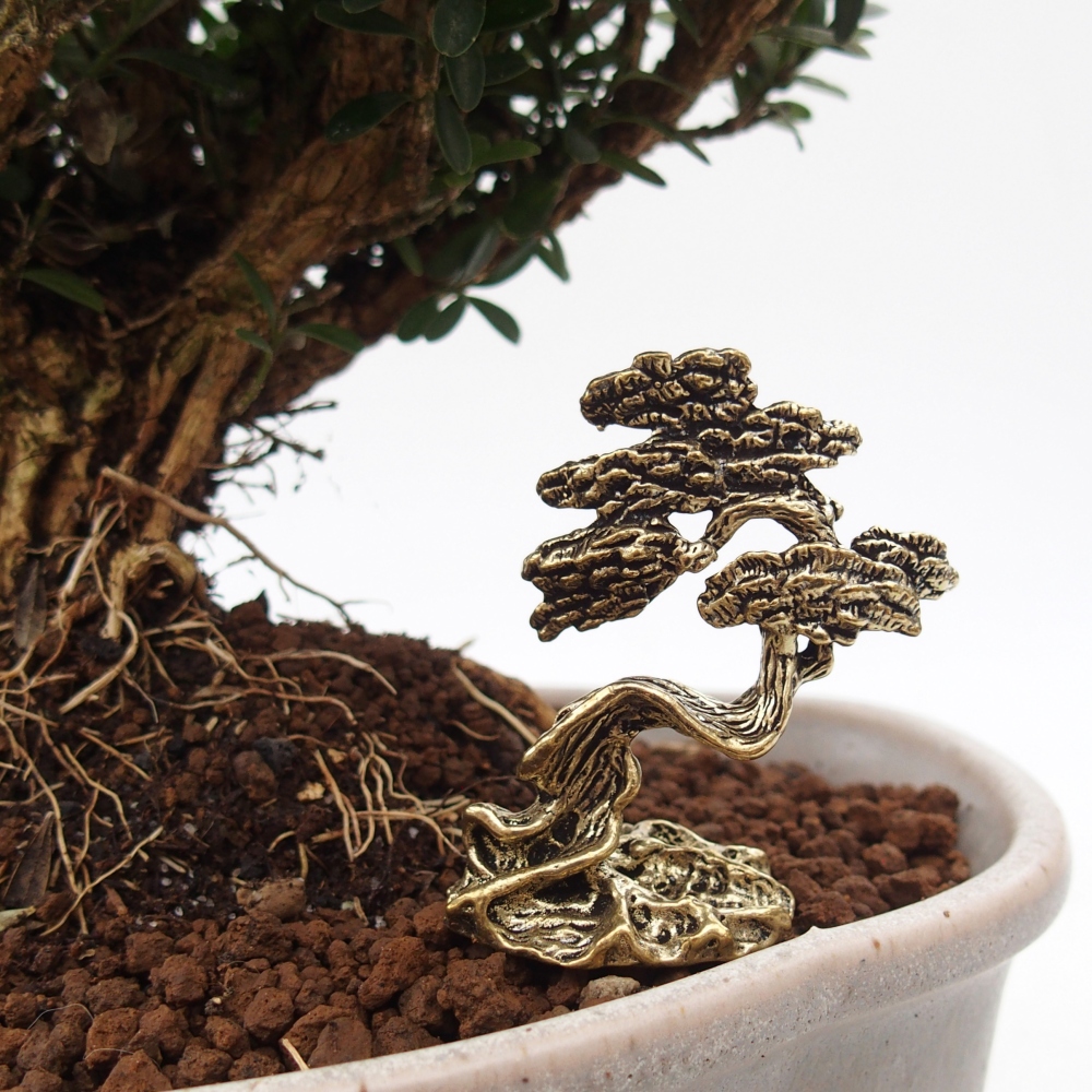 Metal figurine - bonsai