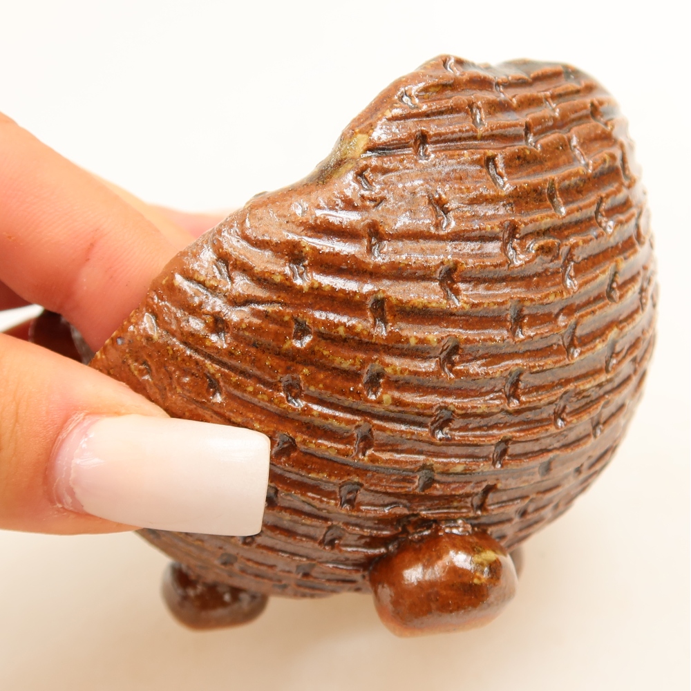Ceramic Shell, 9 x 8.5 x 7 cm, brown