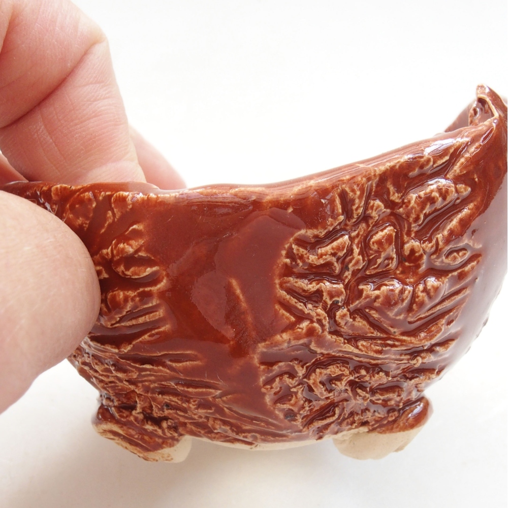 Ceramic shell 7,5 x 7,5 x 6 cm, color brown