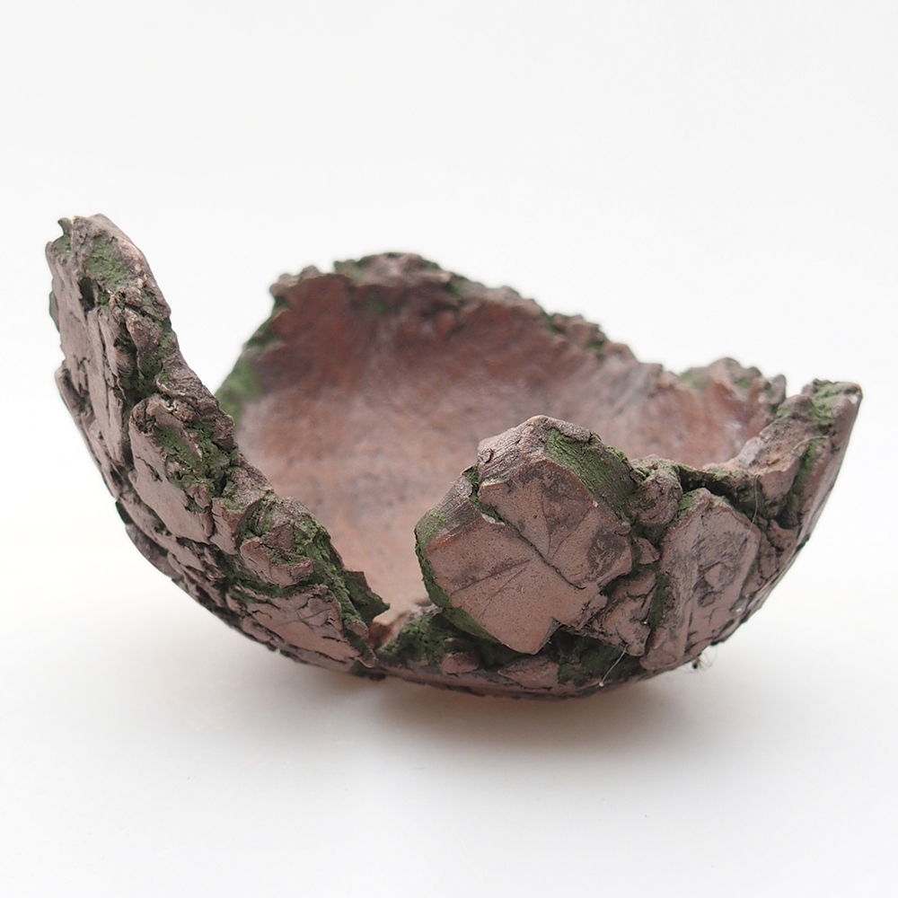 Ceramic Shell 9 x 9,5 x 5,5 cm , colour green