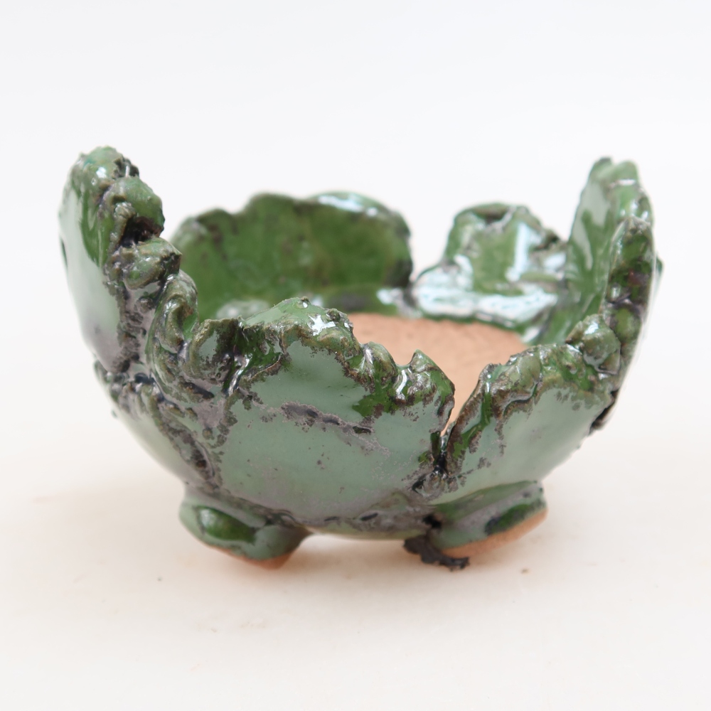 Ceramic Shell, 9 x 8.5 x 7 cm, green