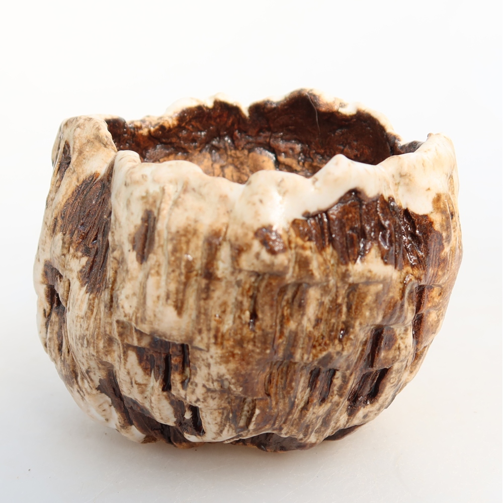 Ceramic Shell, 7.5 x 7 x 6.5 cm, white-brown