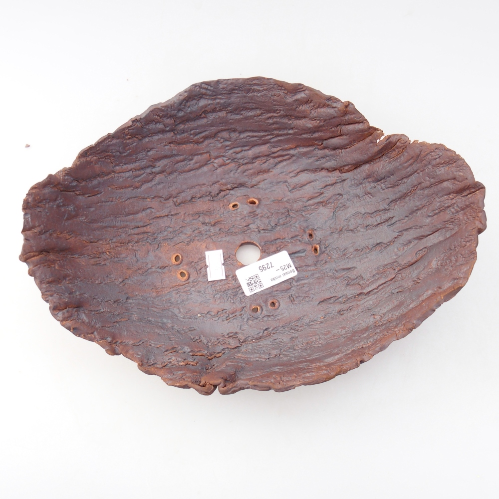 Ceramic shell 28 x 21 x 9 cm , colour brown