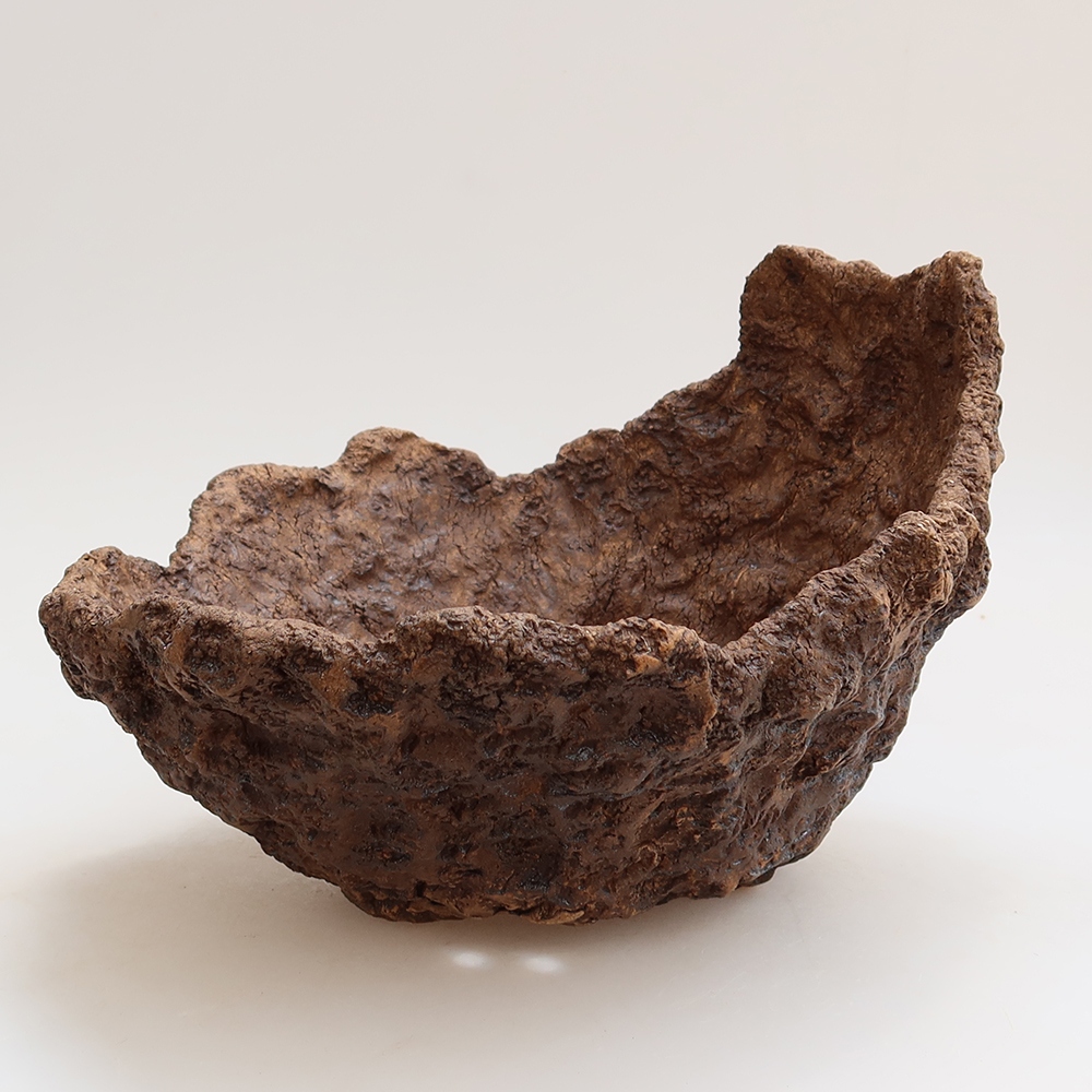 Ceramic Shell, 22 x 19 x 17 cm, brown